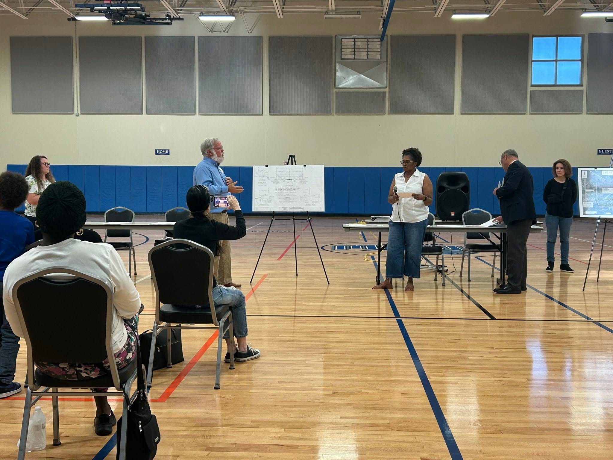 One Winter Garden community meeting in progress